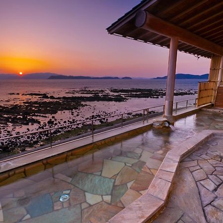 Wakayama Kada Onsen Kada Kaigetsu Hotel Exterior photo