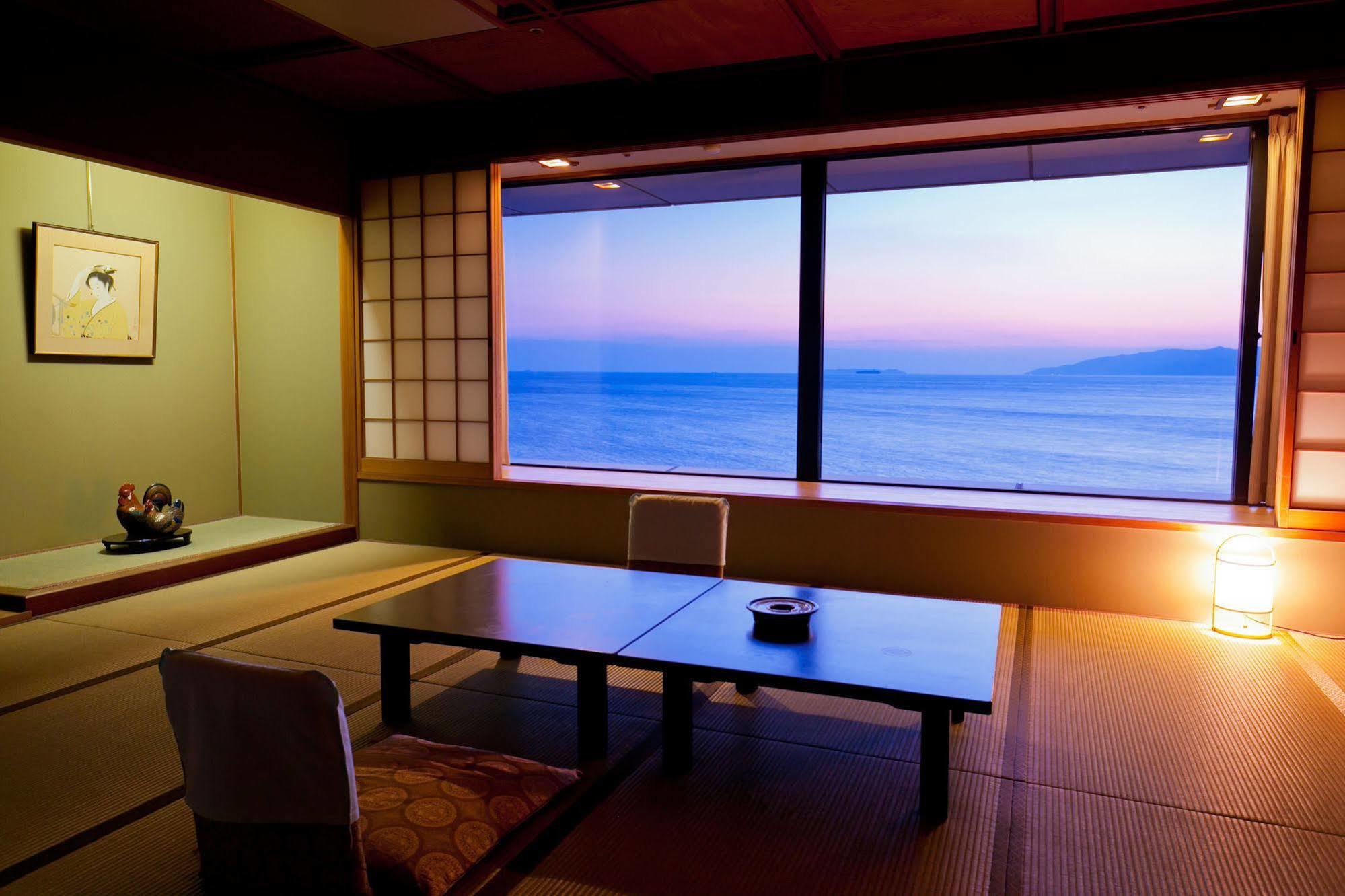 Wakayama Kada Onsen Kada Kaigetsu Hotel Exterior photo