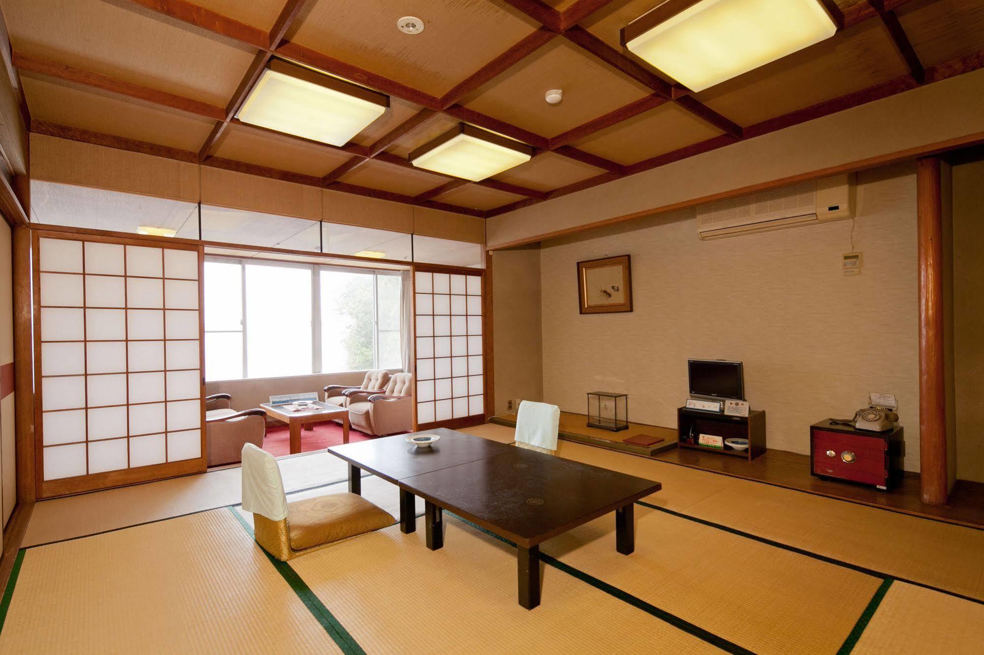 Wakayama Kada Onsen Kada Kaigetsu Hotel Exterior photo